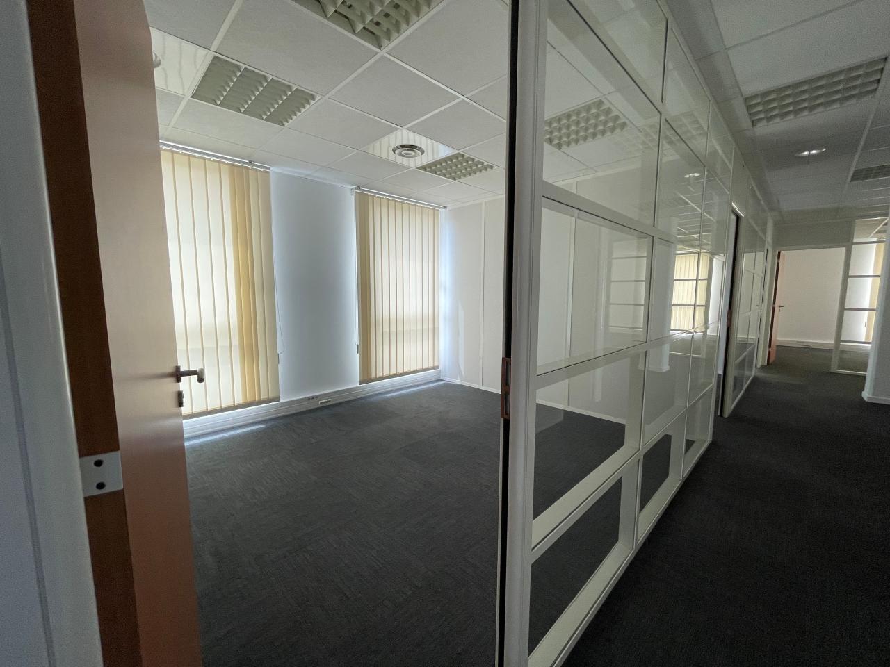 Bureau Aix-en-Provence 301m² Location bureau Aix-en-Provence Bouches-du-Rhône OLBUR2530639 4